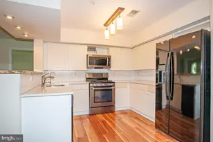 5958 Founders Hill Dr, Alexandria, VA 22310 - Photo 3