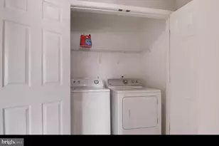 13118 Rose Petal Cir, Herndon, VA 20171 - Photo 25