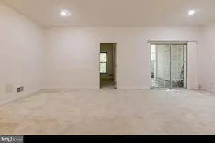13118 Rose Petal Cir, Herndon, VA 20171 - Photo 27
