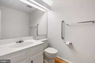 7805 Roundabout Way, Springfield, VA 22153 - Photo 19