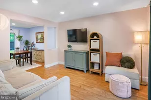 10103 Sassafras Woods Ct, Burke, VA 22015 - Photo 5
