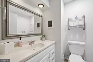 2111 Statute Ln, Vienna, VA 22181 - Photo 17