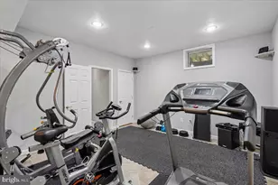 2181 Sandburg St, Dunn Loring, VA 22027 - Photo 43