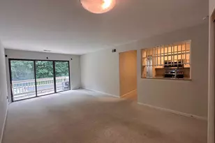 8511 Barrington Ct, Springfield, VA 22152 - Photo 9