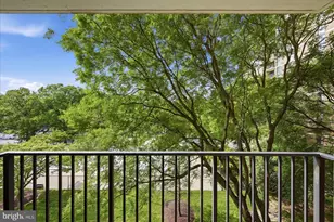 2311 Pimmit Dr, Falls Church, VA 22043 - Photo 9