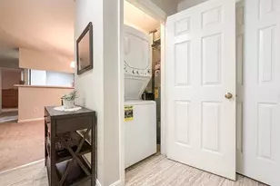 2237 Lovedale Ln, Reston, VA 20191 - Photo 5