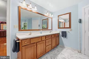 8605 Cherry Dr, Fairfax, VA 22031 - Photo 33