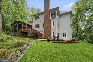 8605 Cherry Dr, Fairfax, VA 22031 - Photo 9