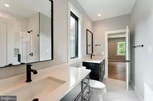 6908 Southridge Dr, McLean, VA 22101 - Photo 43