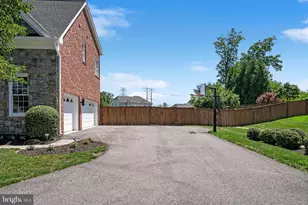 9311 Occoquan Overlook Dr, Lorton, VA 22079 - Photo 3