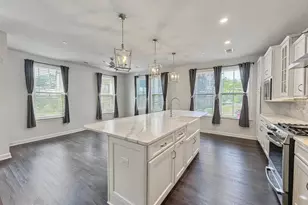 3927 Fair Ridge Dr, Fairfax, VA 22033 - Photo 3