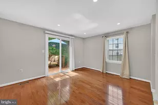 6059 Clerkenwell Ct, Burke, VA 22015 - Photo 5
