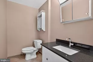 6059 Clerkenwell Ct, Burke, VA 22015 - Photo 37
