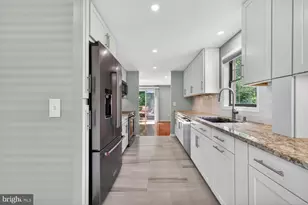 6059 Clerkenwell Ct, Burke, VA 22015 - Photo 19