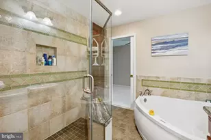 5947 Burnside Landing Dr, Burke, VA 22015 - Photo 25