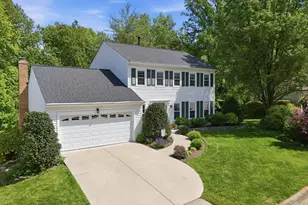 5947 Burnside Landing Dr, Burke, VA 22015 - Photo 3