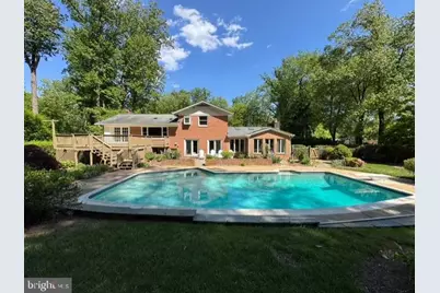 4908 Bradford Drive, Annandale, VA 22003 - Photo 7