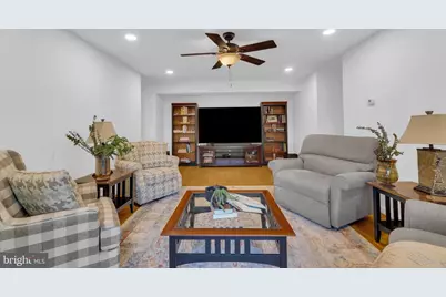 527 Florida Avenue #T2, Herndon, VA 20170 - Photo 5