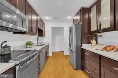 527 Florida Avenue #T2, Herndon, VA 20170 - Photo 7