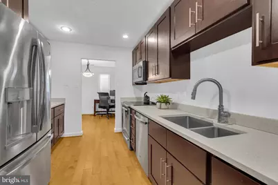527 Florida Avenue #T2, Herndon, VA 20170 - Photo 9