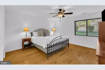 527 Florida Avenue #T2, Herndon, VA 20170 - Photo 13