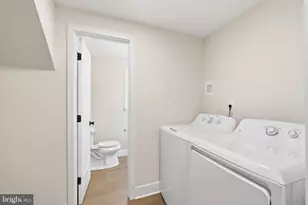 9312 Hamilton Dr, Fairfax, VA 22031 - Photo 33