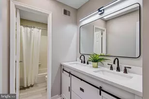 13608 British Manor Ct, Centreville, VA 20120 - Photo 29