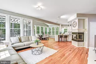 13608 British Manor Ct, Centreville, VA 20120 - Photo 9