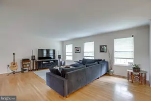10535 Brevity Dr, Great Falls, VA 22066 - Photo 5