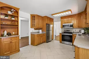 4945 Gainsborough Dr, Fairfax, VA 22032 - Photo 21