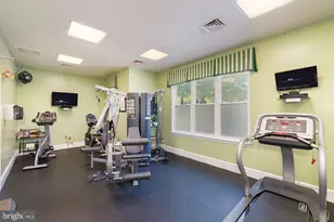 2204 Westcourt Ln, Herndon, VA 20170 - Photo 13