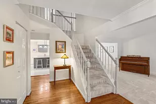 13704 Shelburne St, Centreville, VA 20120 - Photo 3