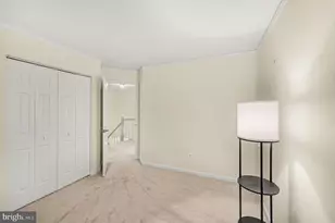 13704 Shelburne St, Centreville, VA 20120 - Photo 9