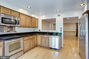11793 Great Owl Cir, Reston, VA 20194 - Photo 9