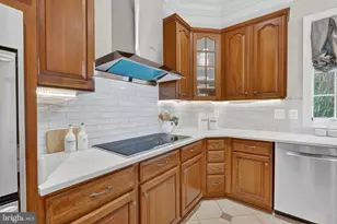1084 Mill Field Ct, Great Falls, VA 22066 - Photo 17
