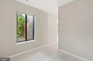 2822 Lee Oaks Pl, Falls Church, VA 22046 - Photo 11