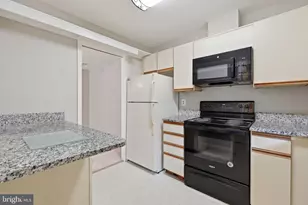 2822 Lee Oaks Pl, Falls Church, VA 22046 - Photo 7