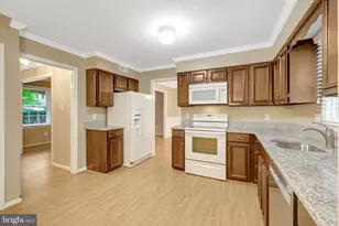 4750 Carterwood Dr, Fairfax, VA 22032 - Photo 15