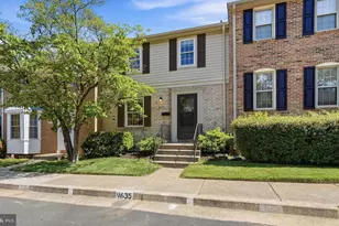 9635 Lindenbrook St, Fairfax, VA 22031 - Photo 1