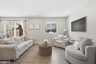 9635 Lindenbrook St, Fairfax, VA 22031 - Photo 5