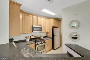 13086 Marcey Creek Rd, Herndon, VA 20171 - Photo 9