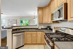 13086 Marcey Creek Rd, Herndon, VA 20171 - Photo 11