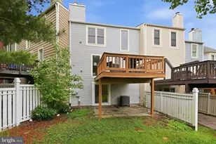 1686 Oaktree Ct, Reston, VA 20194 - Photo 23