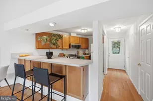 1686 Oaktree Ct, Reston, VA 20194 - Photo 7