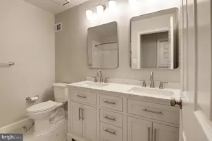 2692 Glencroft Rd, Vienna, VA 22181 - Photo 37