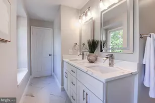 2692 Glencroft Rd, Vienna, VA 22181 - Photo 27