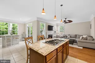 12654 Heron Ridge Dr, Fairfax, VA 22030 - Photo 11