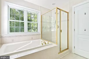 2202 Sarah Woods Ct, Vienna, VA 22182 - Photo 25