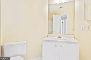 2202 Sarah Woods Ct, Vienna, VA 22182 - Photo 27