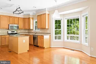 2202 Sarah Woods Ct, Vienna, VA 22182 - Photo 11